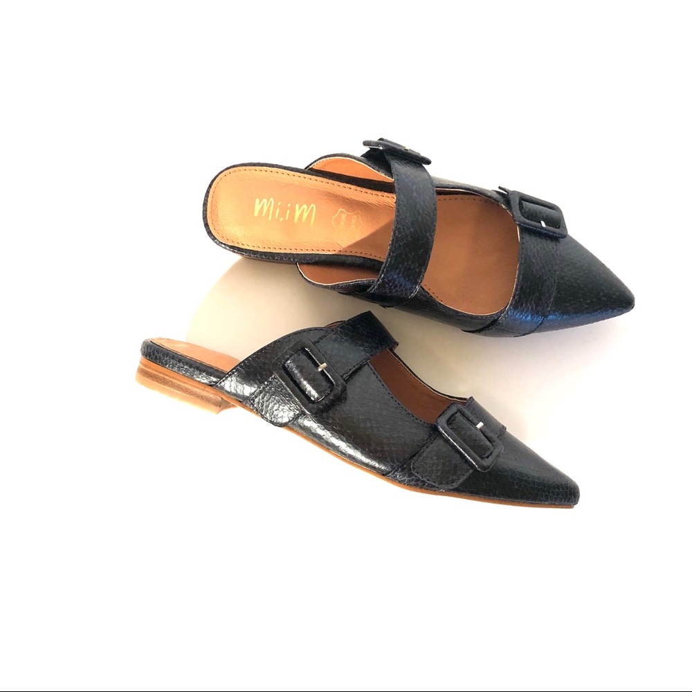 Beautiful Navy snake skin open back mules w Bickel - Picture 2 of 4